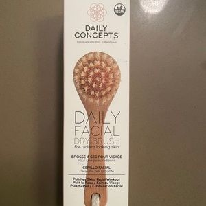 Daily Concepts Facial Dry Brush